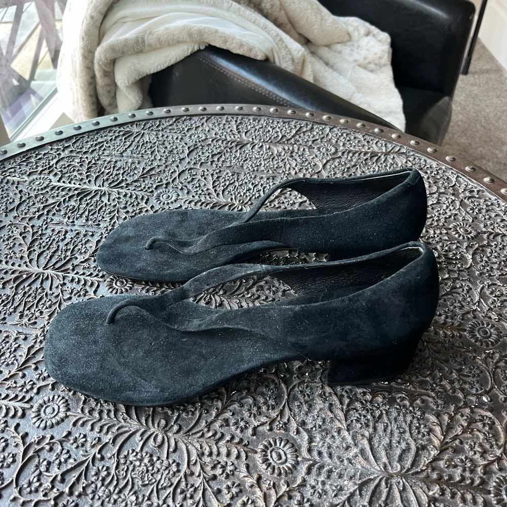 NEW JEFFREY CAMPBELL EMELIE BLACK SUEDE KITTEN HEEL SANDALS 8.5 - Picture 3 of 8